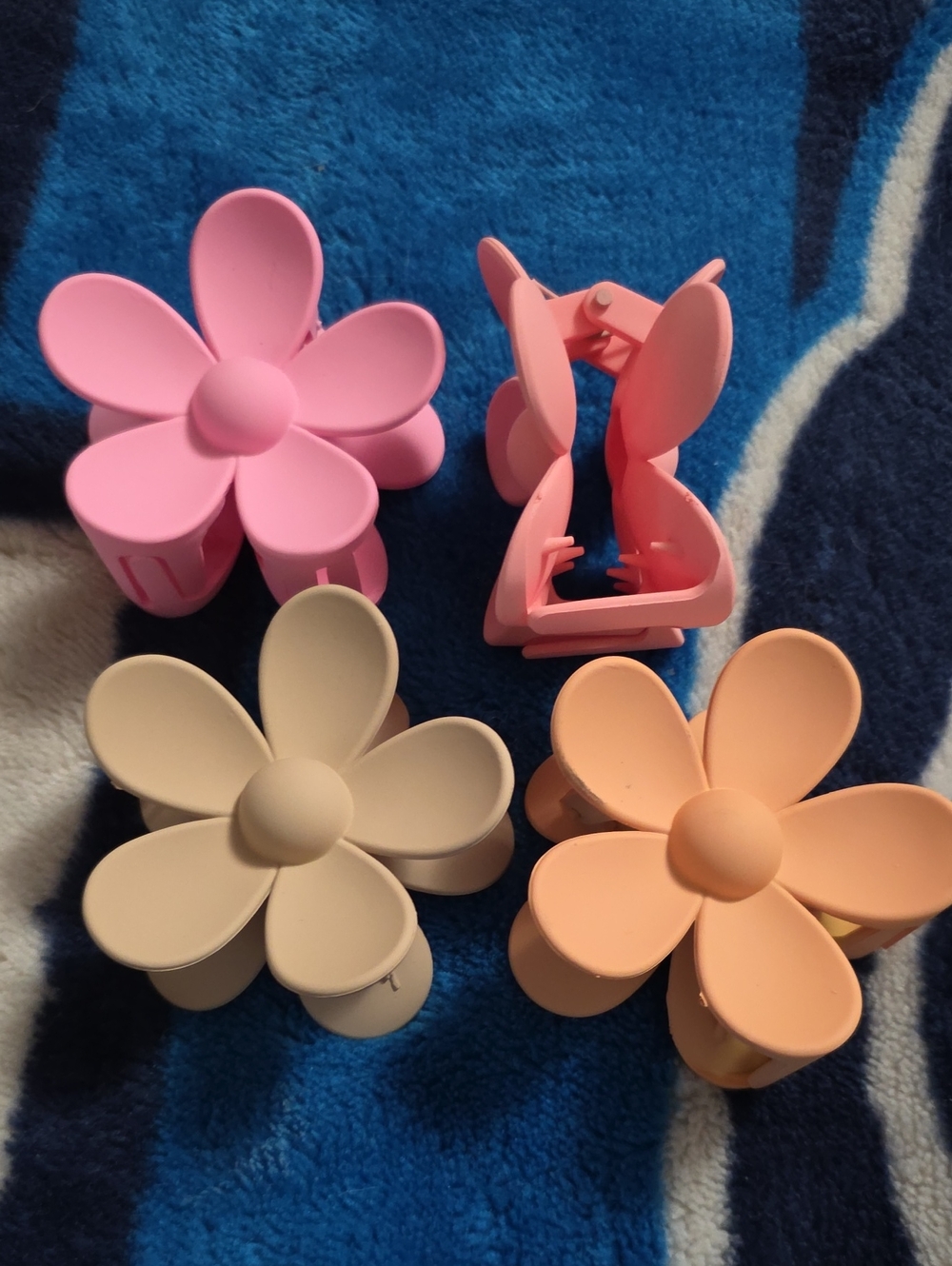 Flower-Shaped Hair Claw Clips - Pink, Peach, Beige